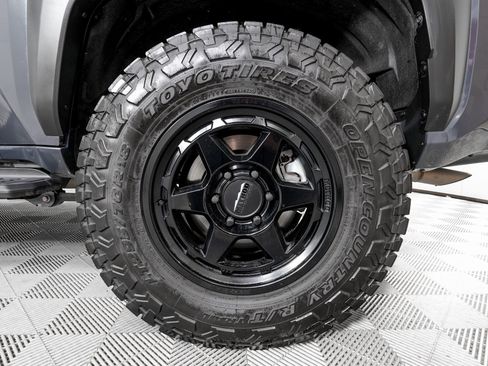 Used 2025 Toyota 4Runner TRD Off-Road image 29
