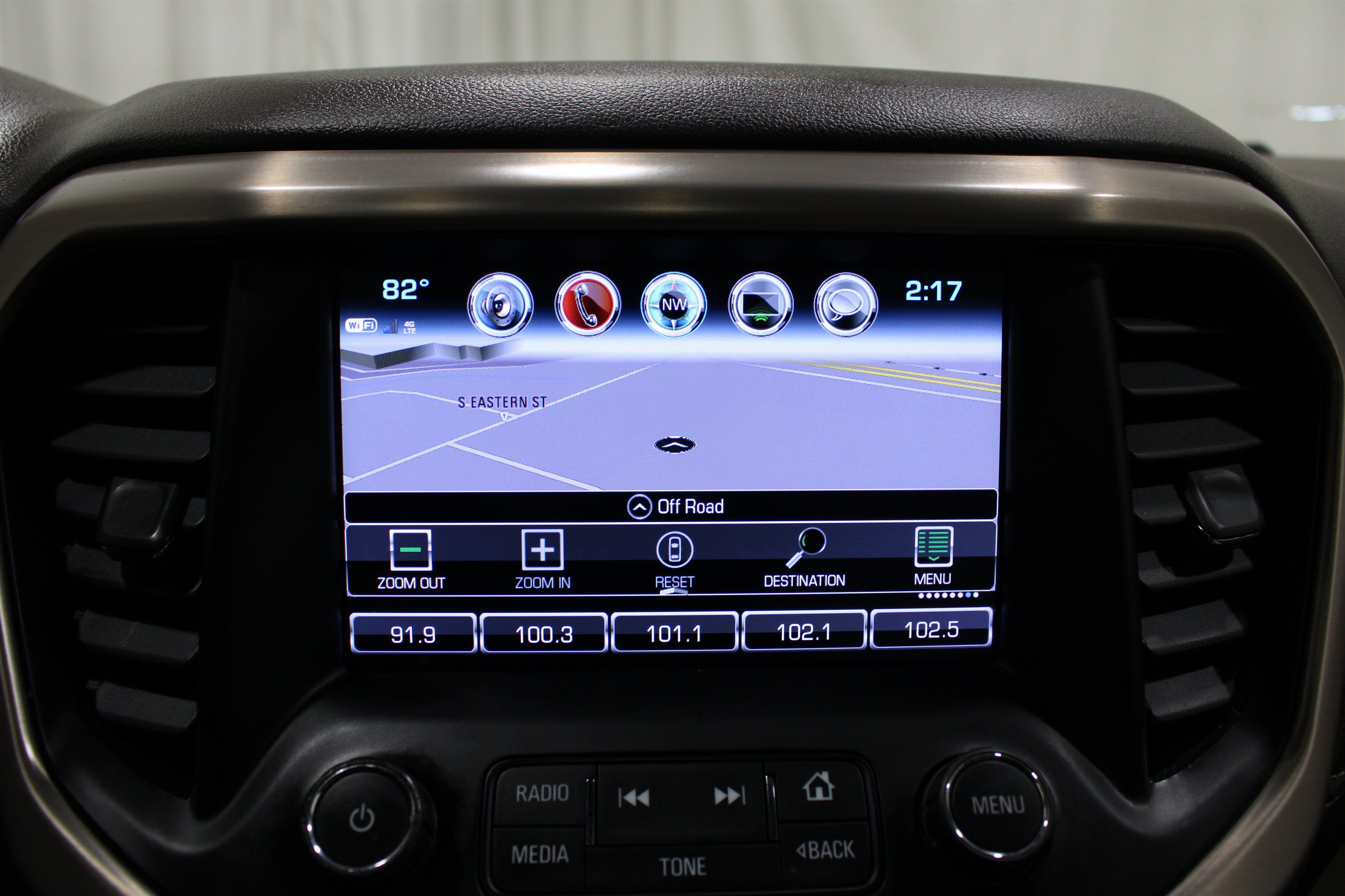Used 2019 GMC Acadia Denali w/ Technology Package AWD/4WD image 18