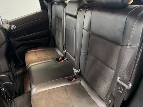 Used 2019 Jeep Grand Cherokee Altitude AWD/4WD image 14