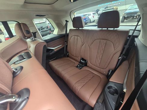 Used 2026 BMW X7 xDrive40i AWD/4WD image 16