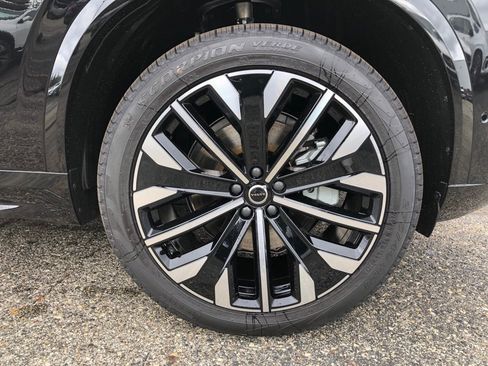 New 2026 Volvo XC90 B6 Plus w/ Protection Package Premier image 9