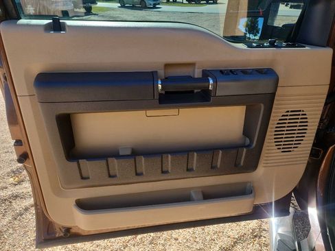 Used 2011 Ford F250 Lariat w/ Lariat Ultimate Pkg image 17