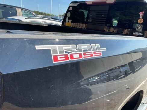 Used 2020 Chevrolet Silverado 1500 LT Trail Boss AWD/4WD image 9
