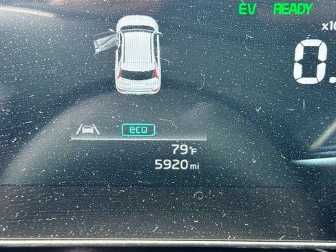 Certified 2024 Kia Niro EX FWD image 12
