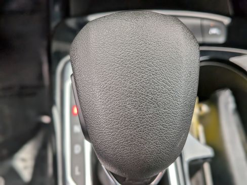 Certified 2025 Chevrolet Trax LT w/ LT Convenience Package image 30