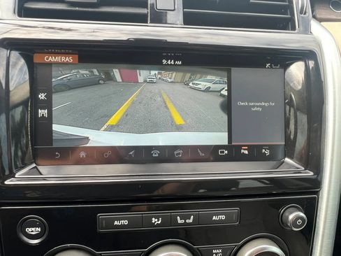 Used 2020 Land Rover Discovery HSE AWD/4WD image 27