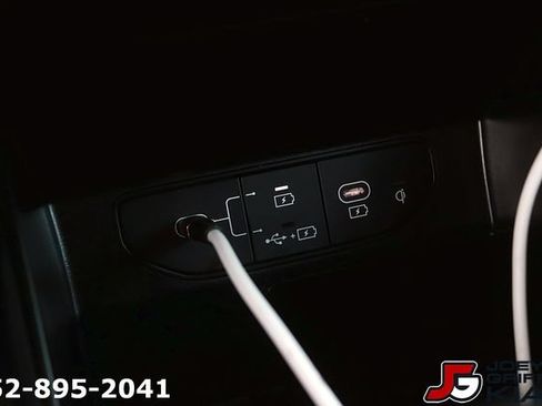 Certified 2024 Kia Sorento S w/ Panoramic Sunroof Package FWD image 22