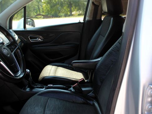 Used 2015 Buick Encore FWD image 29
