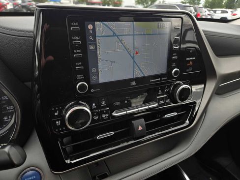 Used 2021 Toyota Highlander Limited AWD/4WD image 31