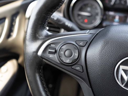 Used 2019 Buick Envision Essence FWD image 22