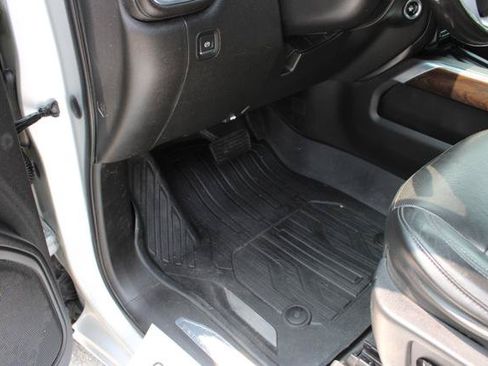 Used 2020 GMC Sierra 2500 SLT RWD image 17