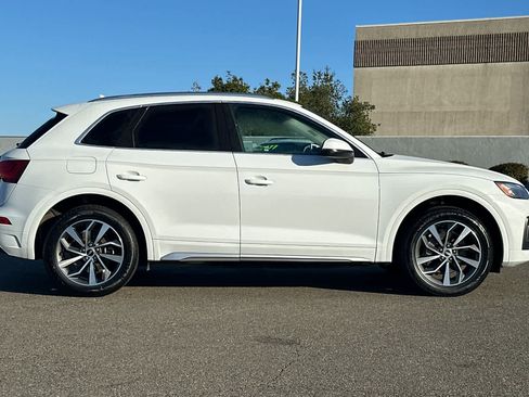 Used 2021 Audi Q5 Premium w/ Convenience Package image 6