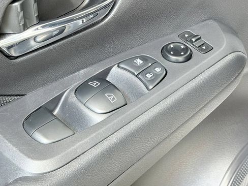 Used 2023 Nissan Kicks SV FWD image 10