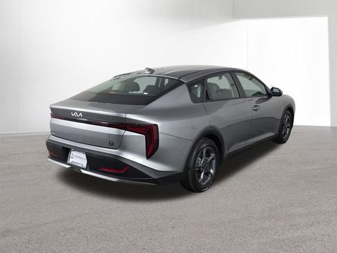 Used 2025 Kia K4 LXS image 13