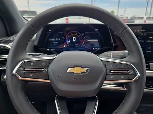 New 2026 Chevrolet Equinox LT w/ Convenience Package II FWD image 18