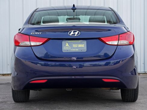 Used 2011 Hyundai Elantra GLS image 10