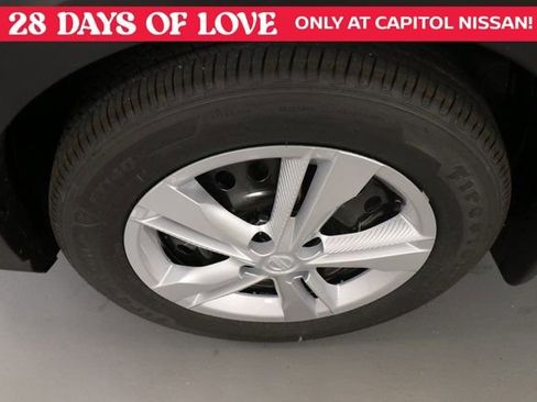 New 2025 Nissan Kicks Play S image 6