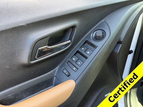 Used 2020 Chevrolet Trax Premier image 19
