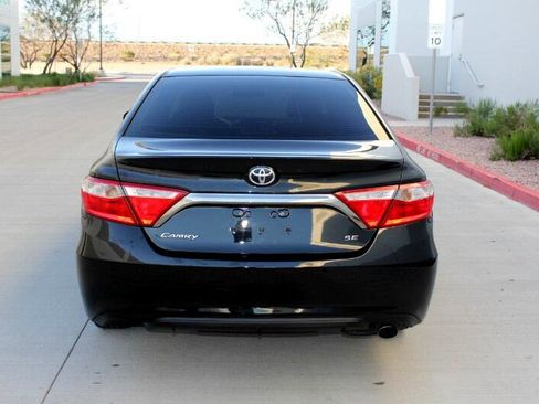 Used 2016 Toyota Camry SE image 6
