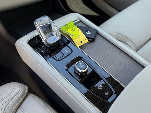 New 2026 Volvo XC90 B6 Ultra w/ Protection Package Premier image 14