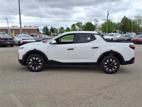 New 2025 Hyundai Santa Cruz SE image 3