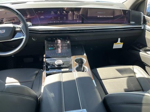 New 2026 Cadillac Escalade Luxury w/ Touring Package image 14