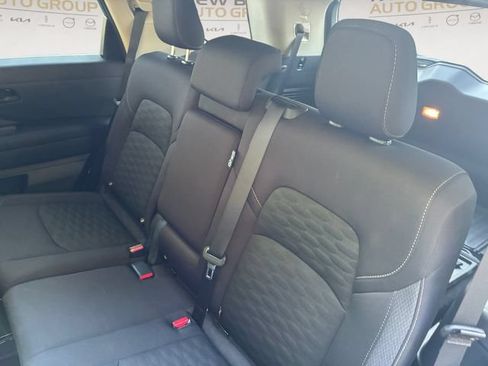 Used 2024 Nissan Pathfinder SV FWD image 13