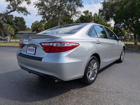 Used 2017 Toyota Camry SE FWD image 4