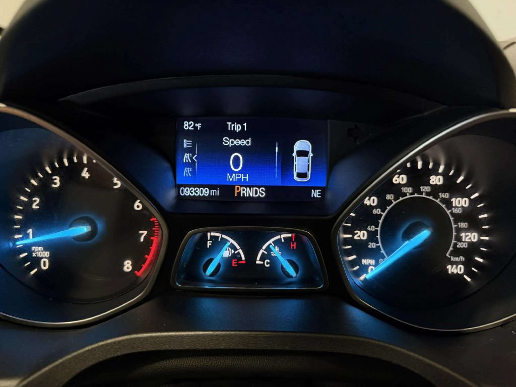 Used 2017 Ford Escape SE w/ SE Leather Comfort Package FWD image 39