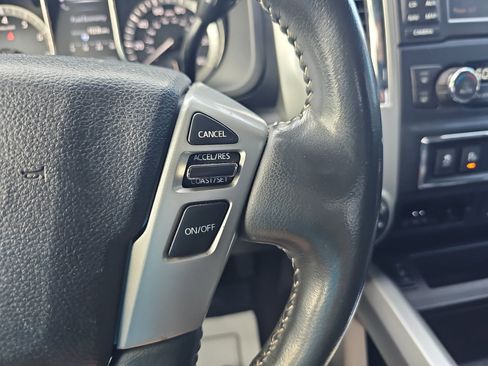 Used 2018 Nissan Titan PRO-4X w/ Pro-4x Convenience Package AWD/4WD image 15