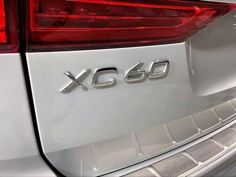 Used 2023 Volvo XC60 B5 Ultimate w/ Protection Package Premier FWD image 7