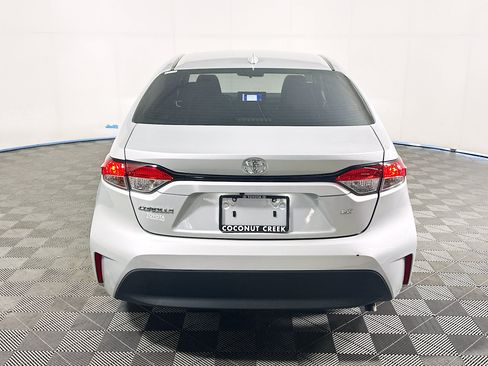 Used 2024 Toyota Corolla LE FWD image 4