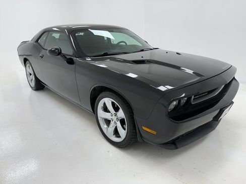 Used 2013 Dodge Challenger R/T image 2