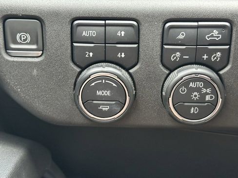 Used 2024 Chevrolet Silverado 2500 LTZ w/ LTZ Convenience Package image 13