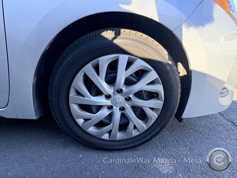 Used 2019 Toyota Corolla LE image 6