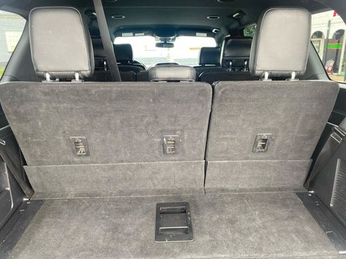 Used 2019 Ford Expedition XLT w/ Equipment Group 202A AWD/4WD image 10