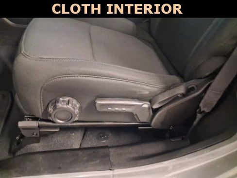 Used 2022 Jeep Wrangler Sport image 19