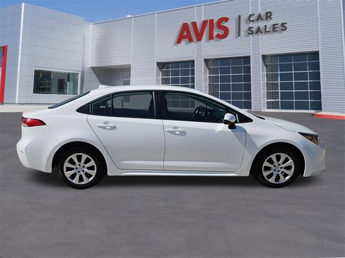 Used 2025 Toyota Corolla LE image 7