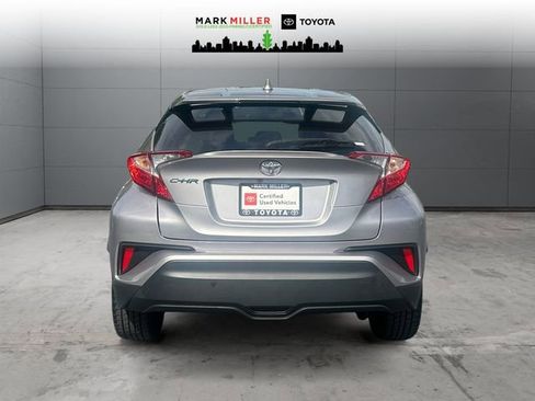 Used 2019 Toyota C-HR XLE FWD image 4