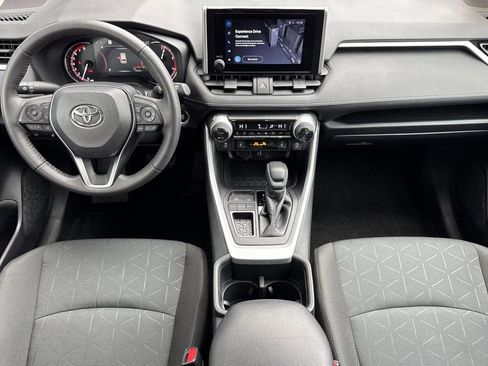 Used 2025 Toyota RAV4 XLE image 27