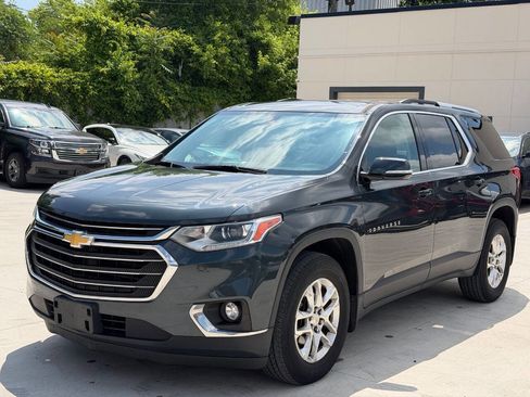 Used 2018 Chevrolet Traverse LT FWD image 3