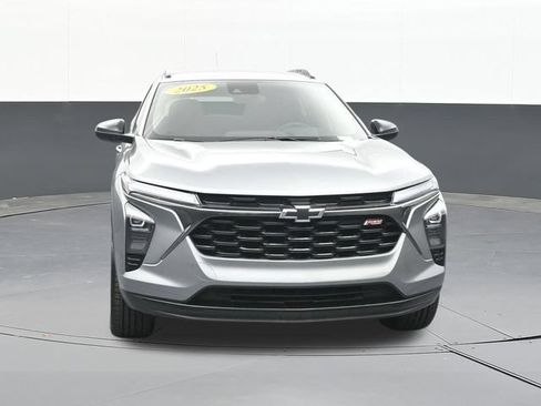 Used 2025 Chevrolet Trax RS w/ Driver Confidence Package FWD image 20