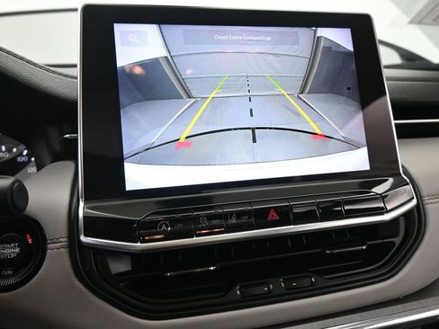 Used 2022 Jeep Compass Limited w/ Sun and Sound Group image 35