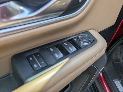 Used 2021 Chevrolet Tahoe Premier w/ Premium Package AWD/4WD image 15