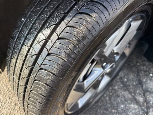 Certified 2024 Hyundai Venue SEL image 7