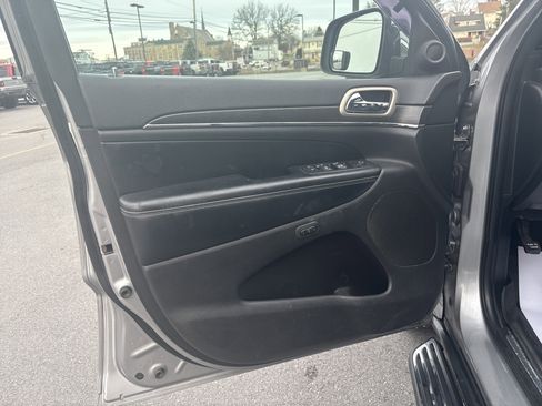 Used 2016 Jeep Grand Cherokee Limited image 15