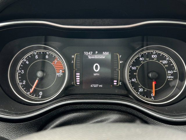 Used 2021 Jeep Cherokee Latitude Lux w/ Sun & Sound Group AWD/4WD image 38