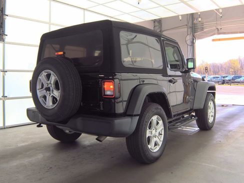 Used 2022 Jeep Wrangler Sport S image 2