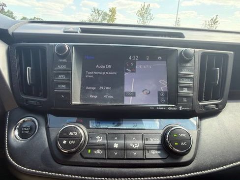 Used 2018 Toyota RAV4 Limited AWD/4WD image 26
