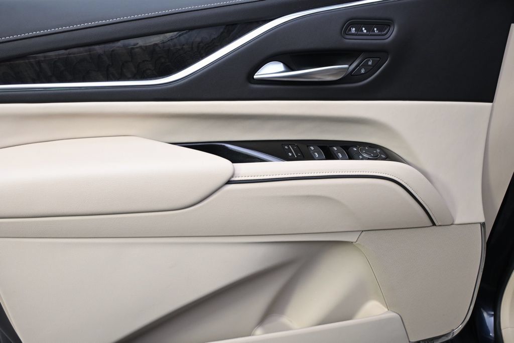 Certified 2024 Cadillac Escalade Premium Luxury w/ LPO, Floor Liner Package AWD/4WD image 23